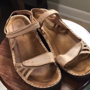 Naot sandals size 42/11